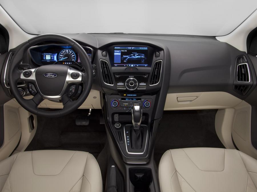  Ford Focus Electric 2015 года  (фото 9 из 11)